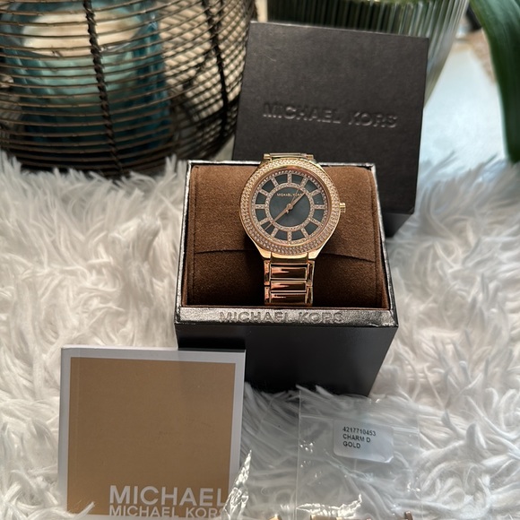 Michael Kors Watch - Picture 7 of 8